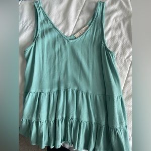 Sleeveless Petite top